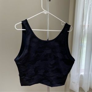 Lululemon tank top, size 20 never worn great condition